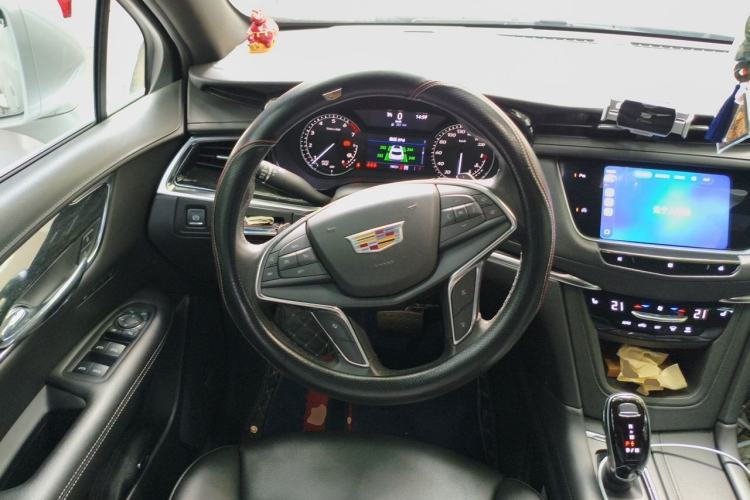 Used Cadillac XT5 2021 2.0T Four-Wheel Drive Luxury Version Steering Wheel