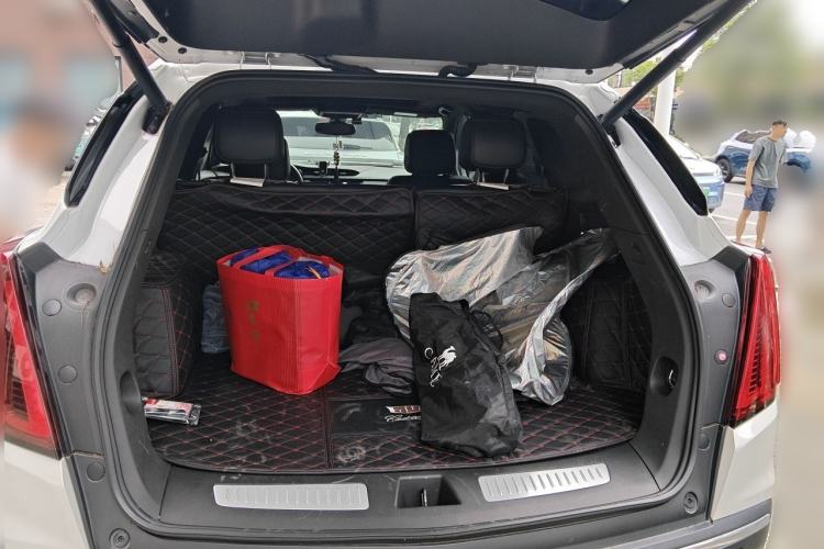 Used Cadillac XT5 2021 28T Luxury Model Trunk