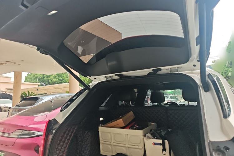 Used Cadillac XT5 2021 28T Luxury Model Trunk
