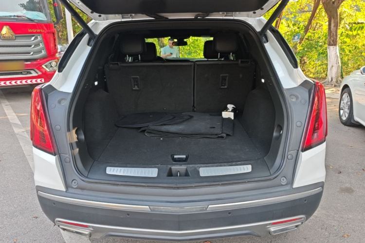 Used Cadillac XT5 2021 2.0T Four-Wheel Drive Luxury Version Trunk