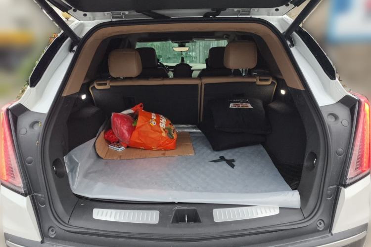 Used Cadillac XT5 2021 28T Four-Wheel Drive Platinum Sport Edition Trunk