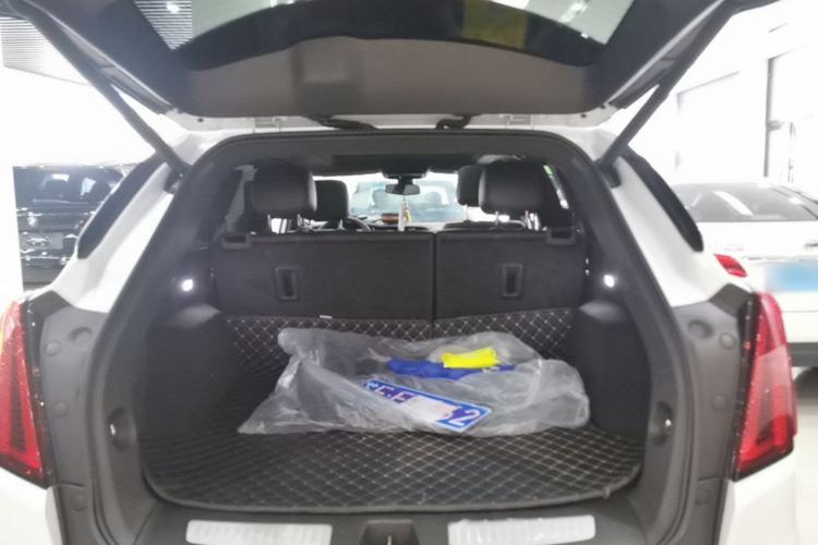 Used Cadillac XT5 2021 28T Luxury Model Trunk