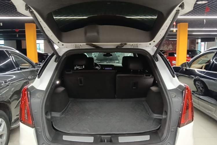 Used Cadillac XT5 2021 2.0T Four-Wheel Drive Luxury Version Trunk