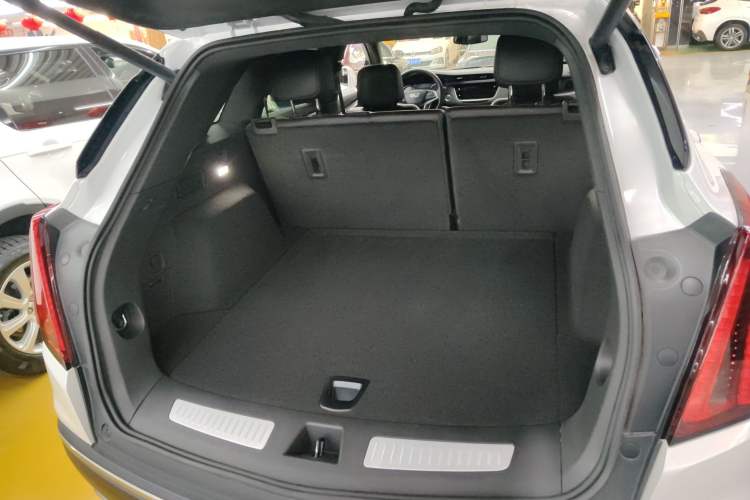 Used Cadillac XT5 2021 2.0T Two-Wheel Drive Luxury Version Trunk