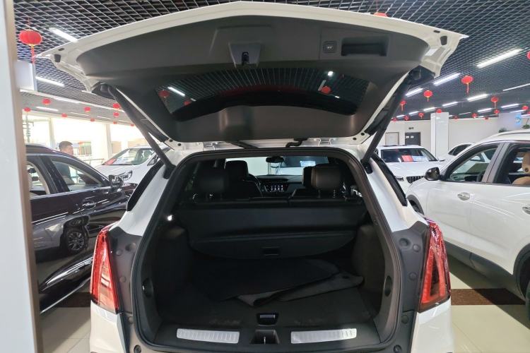 Used Cadillac XT5 2021 28T Luxury Model Trunk