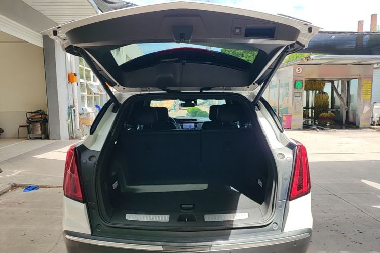Used Cadillac XT5 2021 28T Luxury Model Trunk