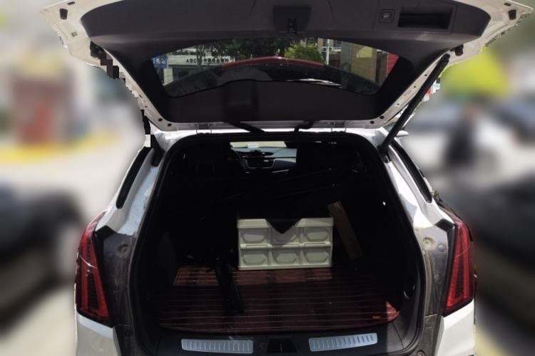 Used Cadillac XT5 2021 2.0T Four-Wheel Drive Luxury Version Trunk