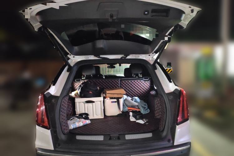 Used Cadillac XT5 2021 28T Luxury Model Trunk