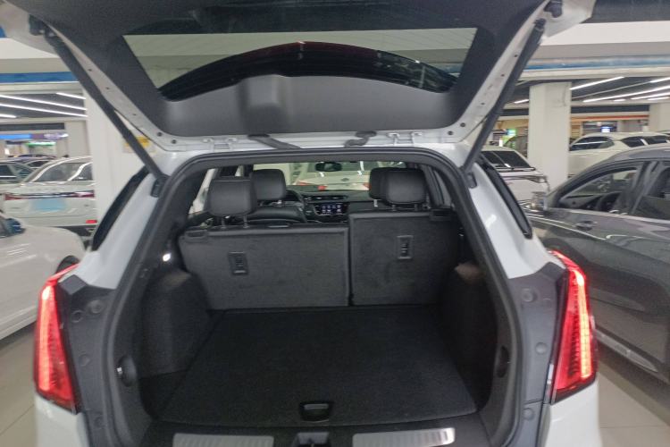 Used Cadillac XT5 2021 28T Luxury Model Trunk