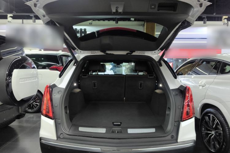 Used Cadillac XT5 2021 28T Luxury Model Trunk