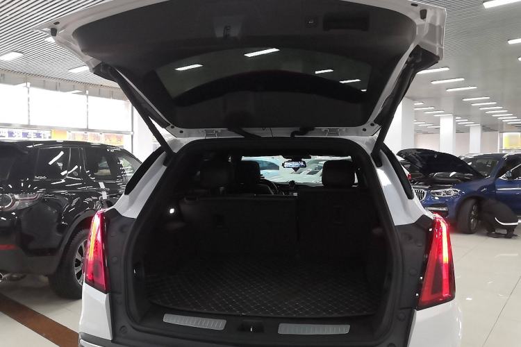 Used Cadillac XT5 2021 28T Luxury Model Trunk