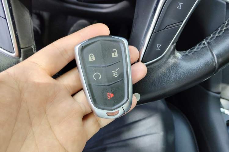 Used Cadillac XT5 2021 2.0T Two-Wheel Drive Luxury Version Vehicle Key