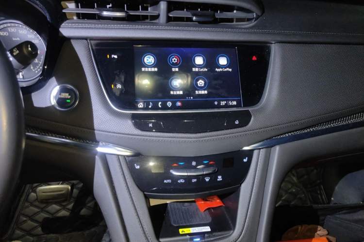 Used Cadillac XT5 2022 2.0T Four-Wheel Drive Luxury Version (Hummingbird Edition) Audio And AC Panel