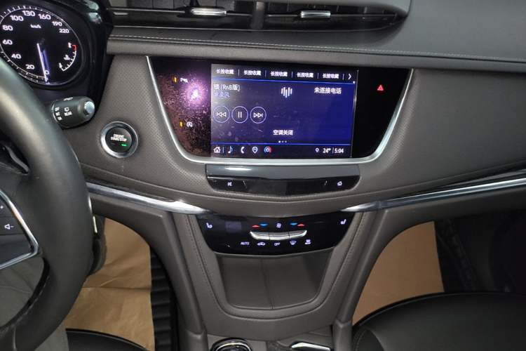 Used Cadillac XT5 2022 2.0T Two-Wheel Drive Luxury Version Audio And AC Panel