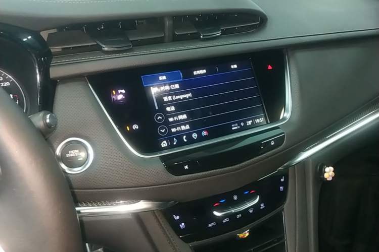 Used Cadillac XT5 2022 2.0T Four-Wheel Drive Premium Edition Audio And AC Panel