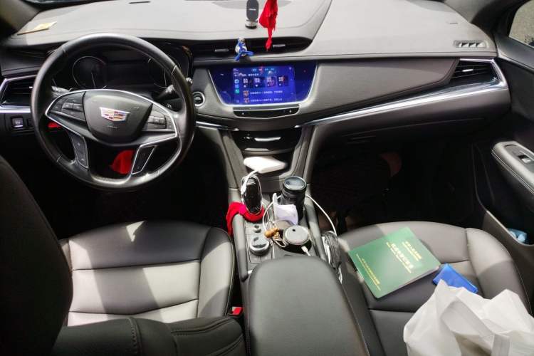 Used Cadillac XT5 2022 2.0T Two-Wheel Drive Luxury Version Audio And AC Panel