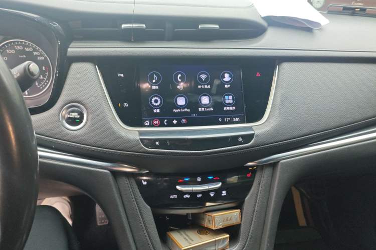 Used Cadillac XT5 2022 2.0T Two-Wheel Drive Luxury Version Audio And AC Panel