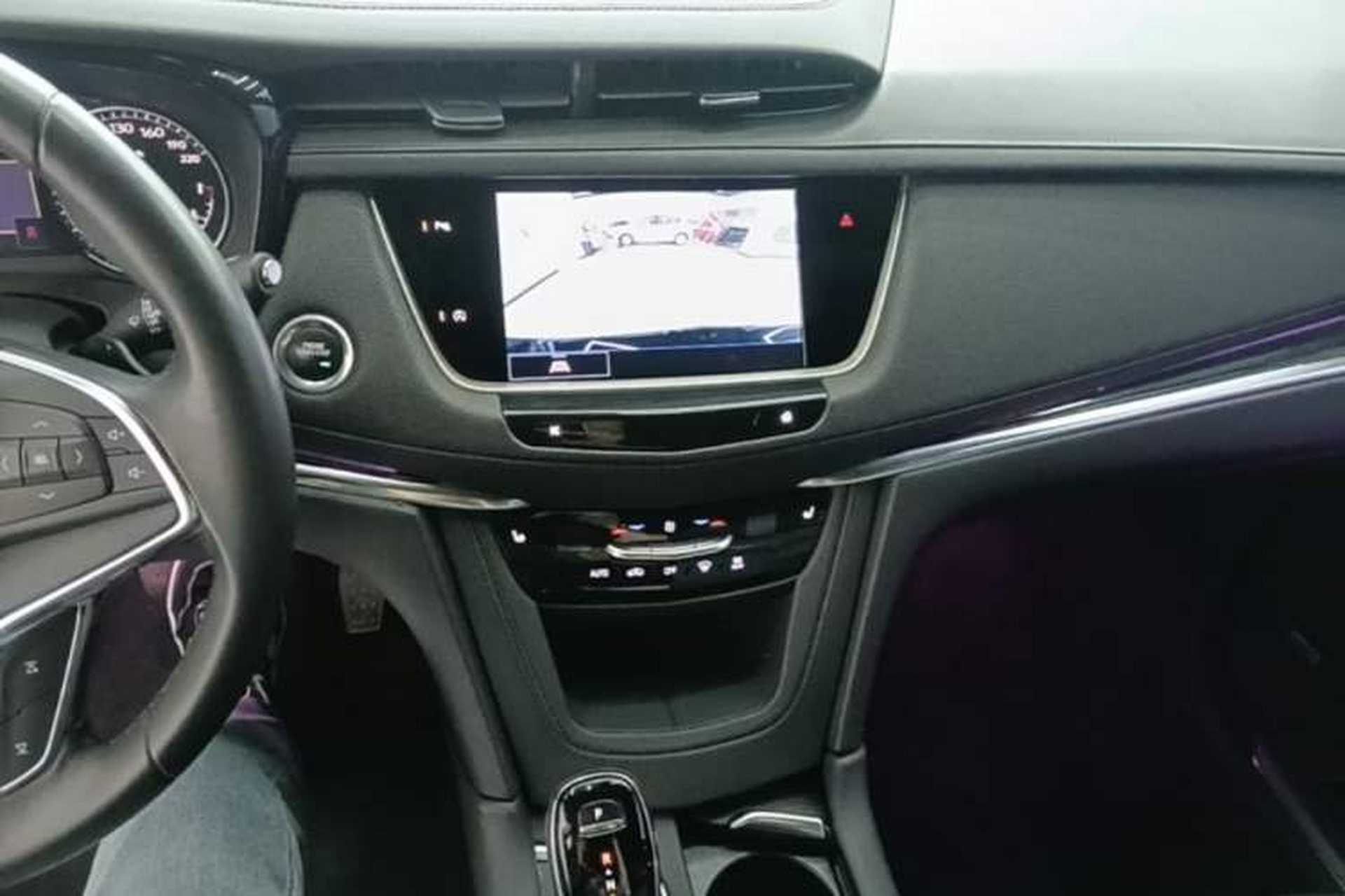Used Cadillac XT5 2022 2.0T Two-Wheel Drive Luxury Version Audio And AC Panel