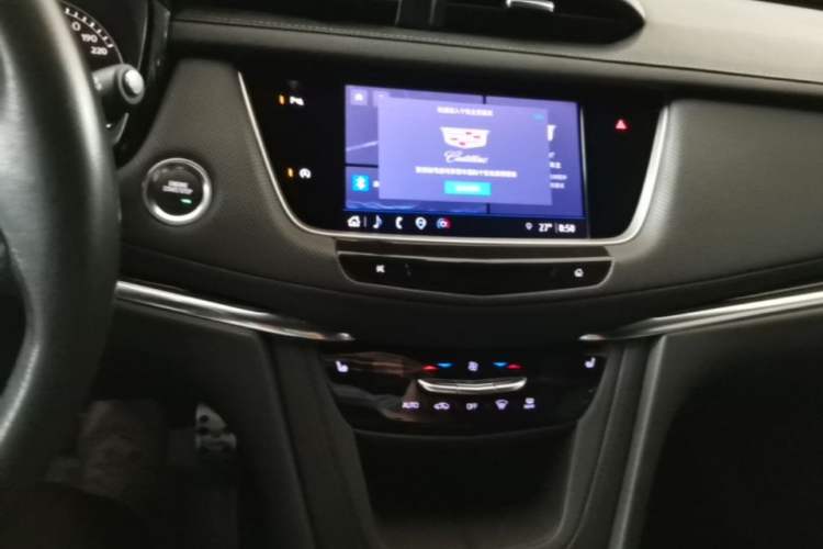 Used Cadillac XT5 2022 2.0T Two-Wheel Drive Luxury Version Audio And AC Panel