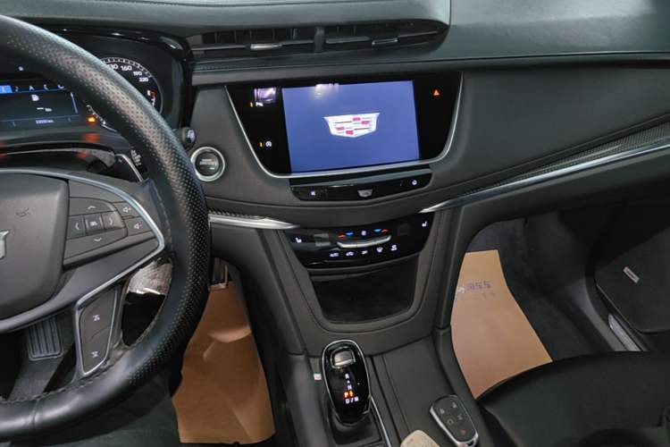 Used Cadillac XT5 2022 2.0T Four-Wheel Drive Luxury Version (Hummingbird Edition) Audio And AC Panel