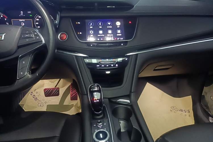 Used Cadillac XT5 2022 2.0T Four-Wheel Drive Luxury Version Audio And AC Panel