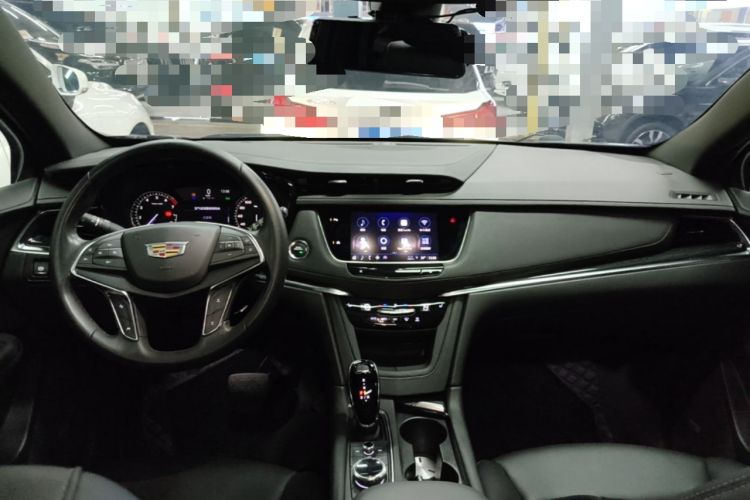 Used Cadillac XT5 2022 2.0T Two-Wheel Drive Luxury Version Center Console