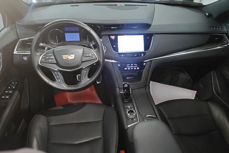 Used Cadillac XT5 2022 2.0T Four-Wheel Drive Luxury Version (Hummingbird Edition) Center Console