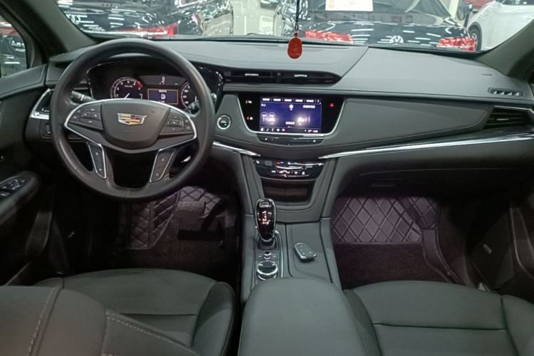 Used Cadillac XT5 2022 2.0T Two-Wheel Drive Luxury Version Center Console