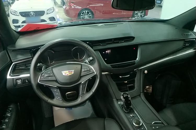 Used Cadillac XT5 2022 2.0T Four-Wheel Drive Premium Edition Center Console