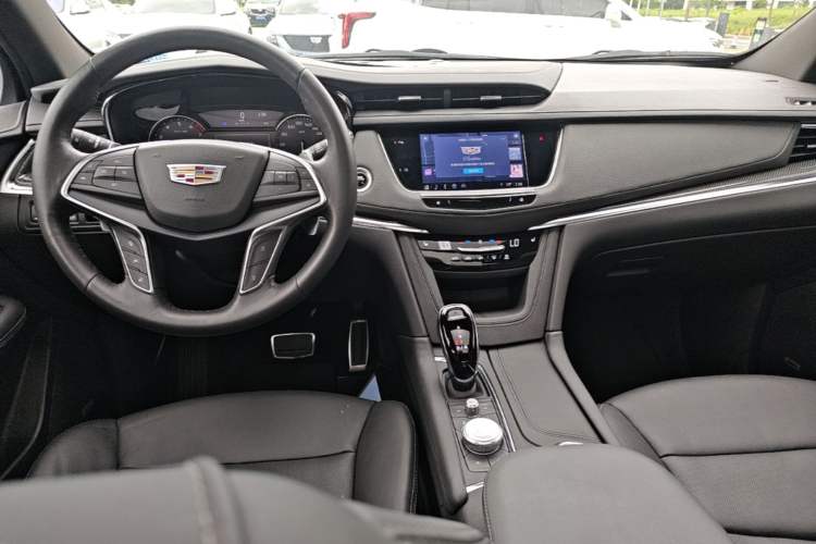 Used Cadillac XT5 2022 2.0T Four-Wheel Drive Luxury Version (Hummingbird Edition) Center Console