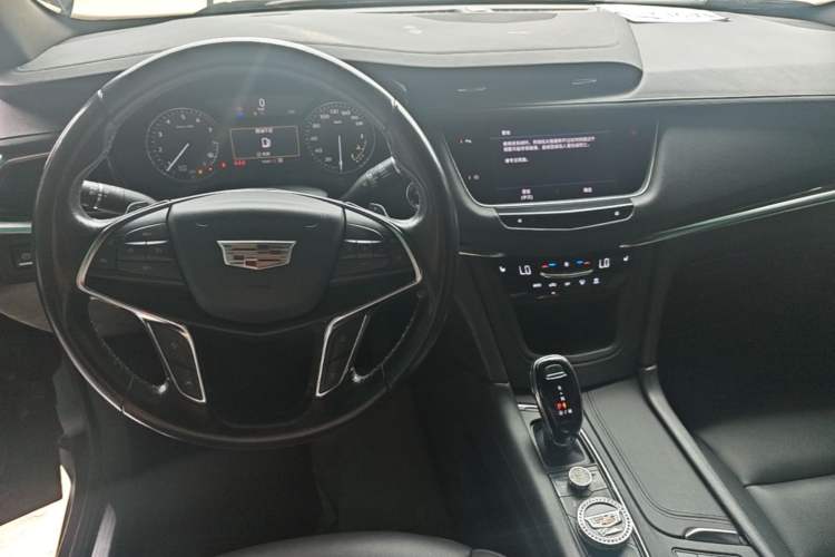 Used Cadillac XT5 2022 2.0T Four-Wheel Drive Luxury Version Center Console
