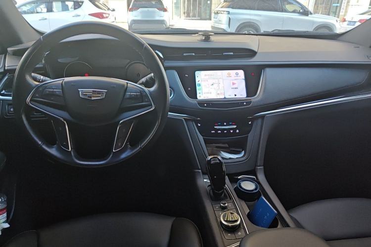 Used Cadillac XT5 2022 2.0T Two-Wheel Drive Luxury Version Center Console