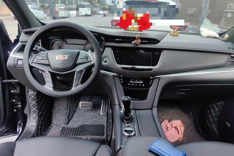 Used Cadillac XT5 2022 2.0T Four-Wheel Drive Premium Edition Center Console