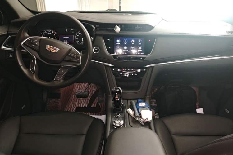 Used Cadillac XT5 2022 2.0T Two-Wheel Drive Luxury Version Center Console