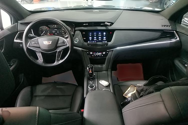 Used Cadillac XT5 2022 2.0T Two-Wheel Drive Luxury Version Center Console