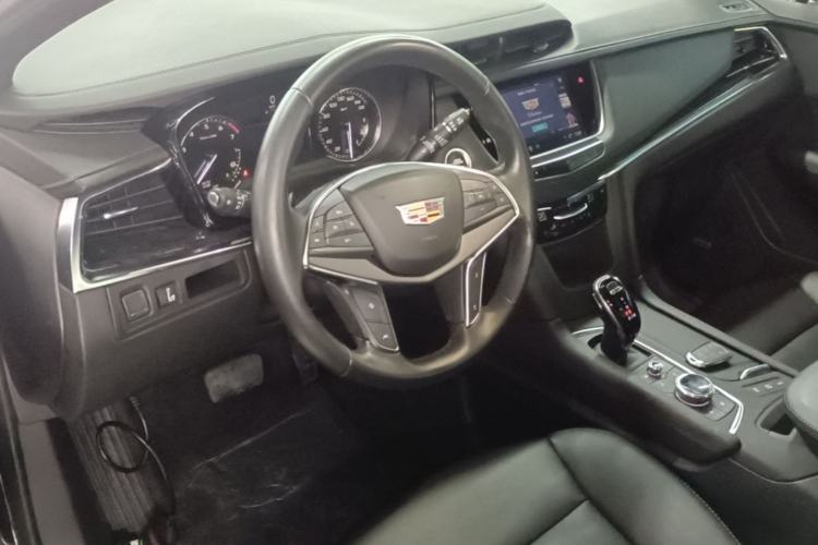 Used Cadillac XT5 2022 2.0T Two-Wheel Drive Luxury Version Center Console