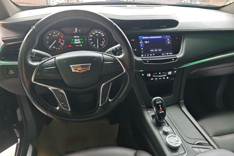 Used Cadillac XT5 2022 2.0T Four-Wheel Drive Luxury Version Center Console