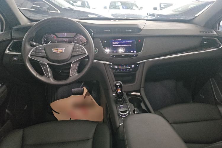 Used Cadillac XT5 2022 2.0T Two-Wheel Drive Luxury Version Center Console