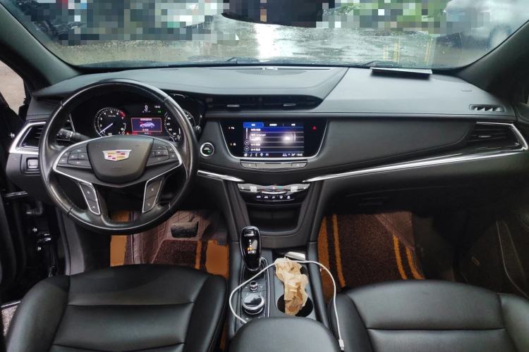 Used Cadillac XT5 2022 2.0T Two-Wheel Drive Luxury Version Center Console