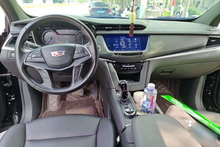 Used Cadillac XT5 2022 2.0T Four-Wheel Drive Luxury Version Center Console