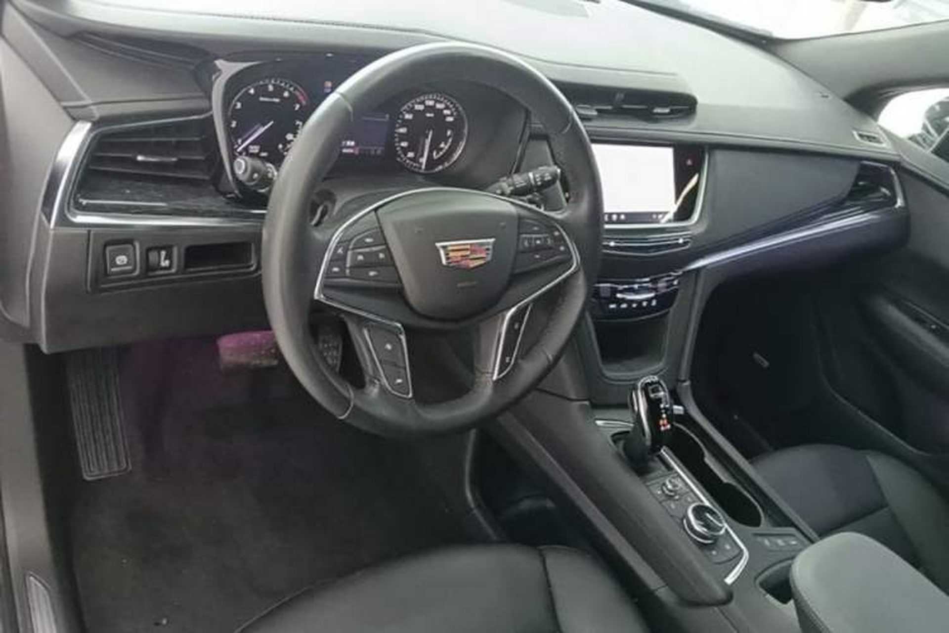 Used Cadillac XT5 2022 2.0T Two-Wheel Drive Luxury Version Center Console