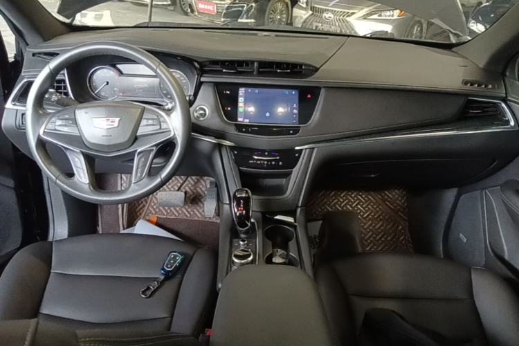 Used Cadillac XT5 2022 2.0T Two-Wheel Drive Luxury Version Center Console
