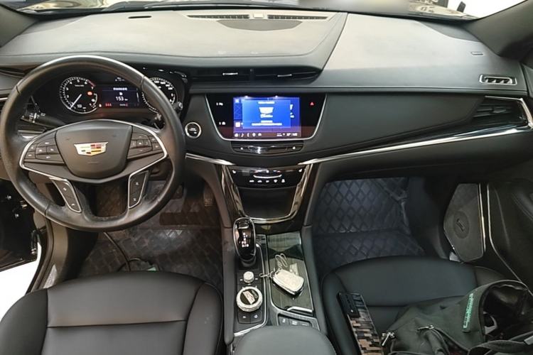 Used Cadillac XT5 2022 2.0T Two-Wheel Drive Luxury Version Center Console