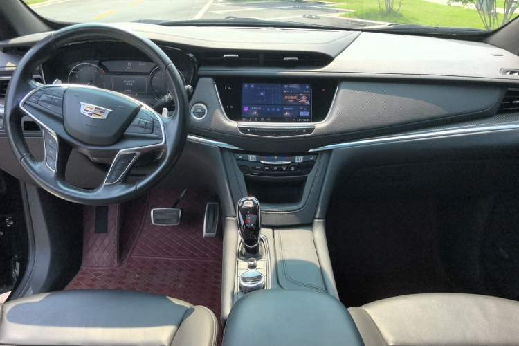 Used Cadillac XT5 2022 2.0T Four-Wheel Drive Luxury Version (Hummingbird Edition) Center Console