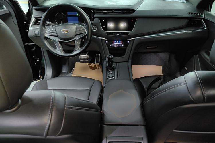 Used Cadillac XT5 2022 2.0T Four-Wheel Drive Luxury Version (Hummingbird Edition) Center Console