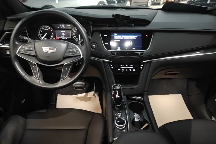Used Cadillac XT5 2022 2.0T Four-Wheel Drive Premium Edition Center Console