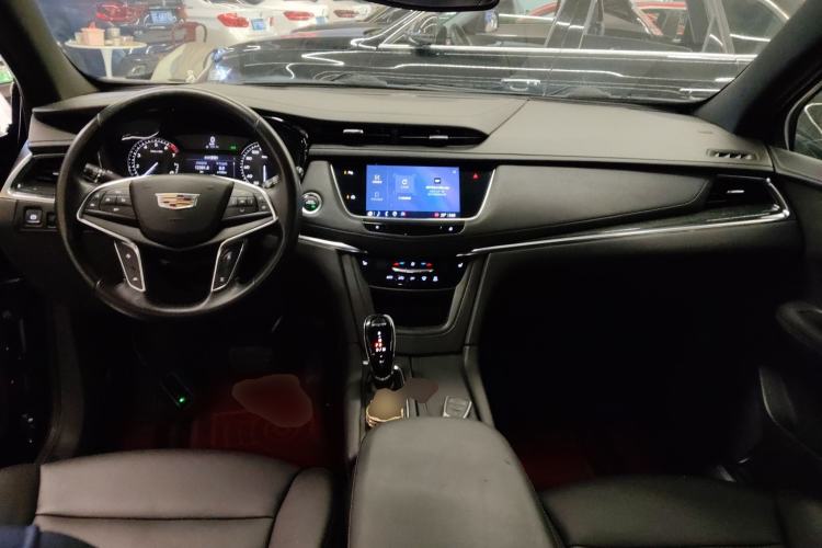 Used Cadillac XT5 2022 2.0T Two-Wheel Drive Luxury Version Center Console