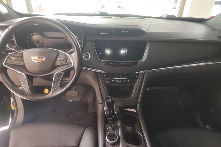 Used Cadillac XT5 2022 2.0T Two-Wheel Drive Luxury Version Center Console