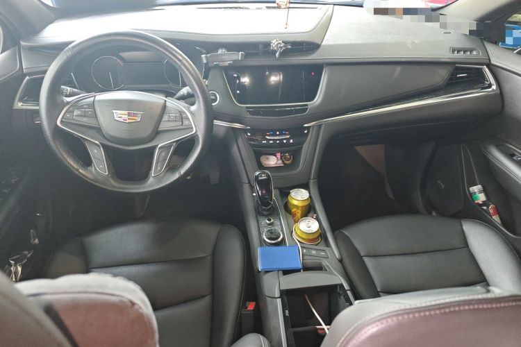 Used Cadillac XT5 2022 2.0T Two-Wheel Drive Luxury Version Center Console