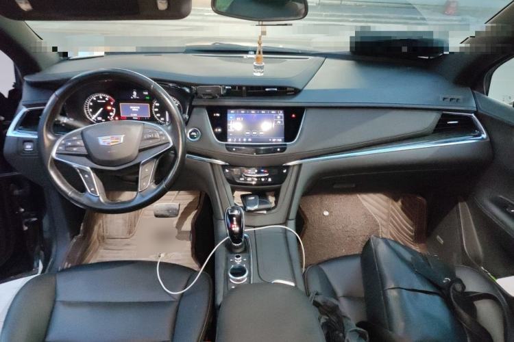 Used Cadillac XT5 2022 2.0T Two-Wheel Drive Luxury Version Center Console